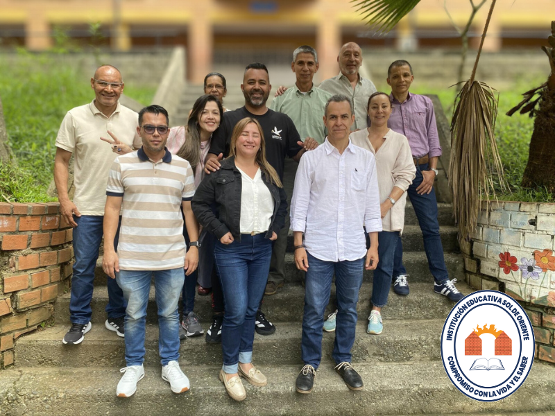 Gracias por la constancia cuando fue difícil, por la paciencia cuando hizo falta, y por creer —incluso en los días más retadores— que la educación siempre vale la pena.